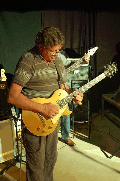 Tony López